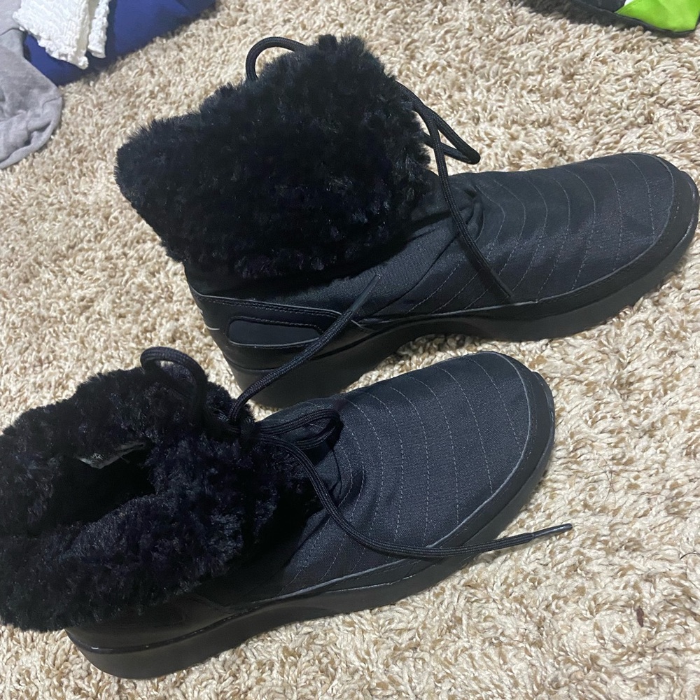 Nike show shoes never worn! Or slippers